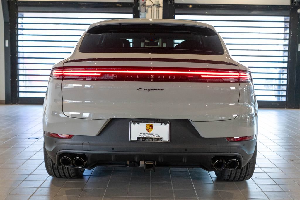 New 2025 Porsche Cayenne Coupe image 8