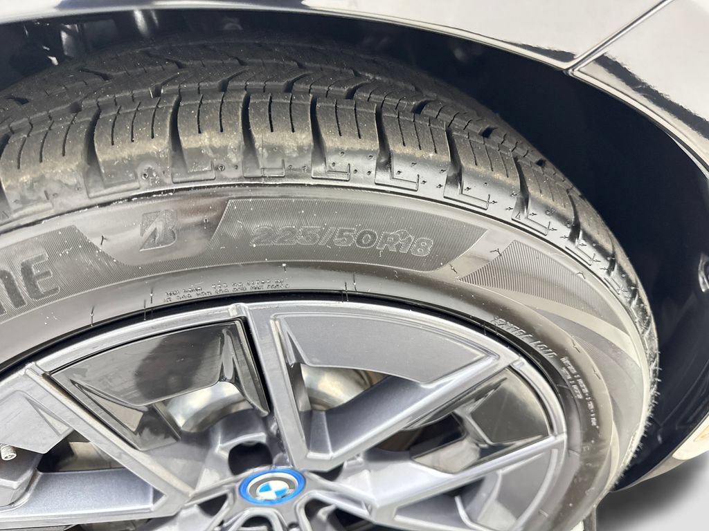 Used 2024 BMW i4 eDrive35 w/ Convenience Package RWD image 82