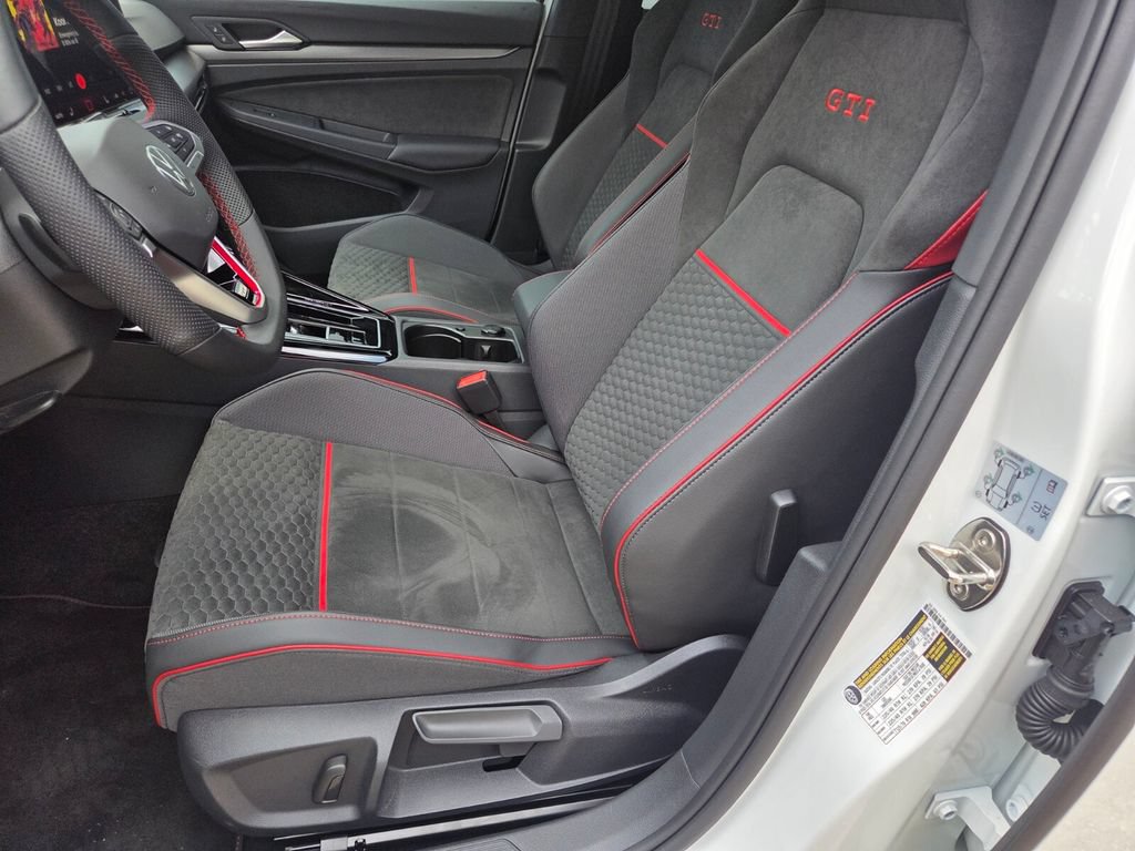 Used 2026 Volkswagen GTI SE FWD image 10