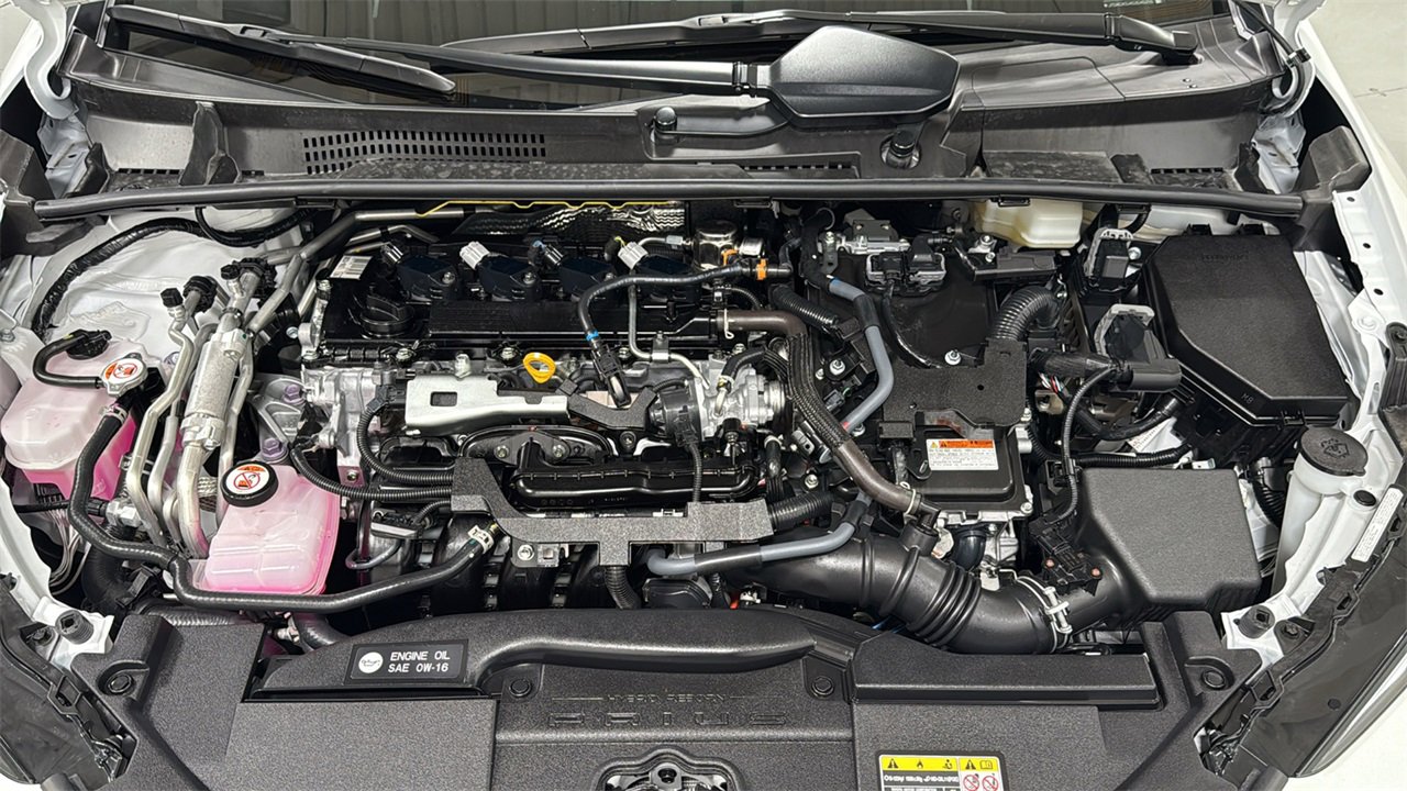 Used 2025 Toyota Prius XSE image 25