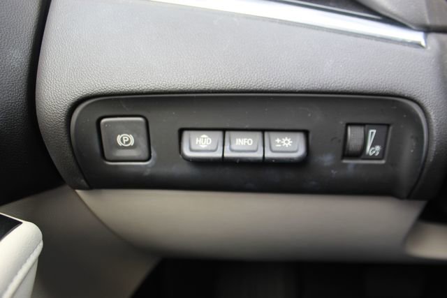 Used 2022 Buick Enclave Avenir w/ Avenir Technology Package image 13