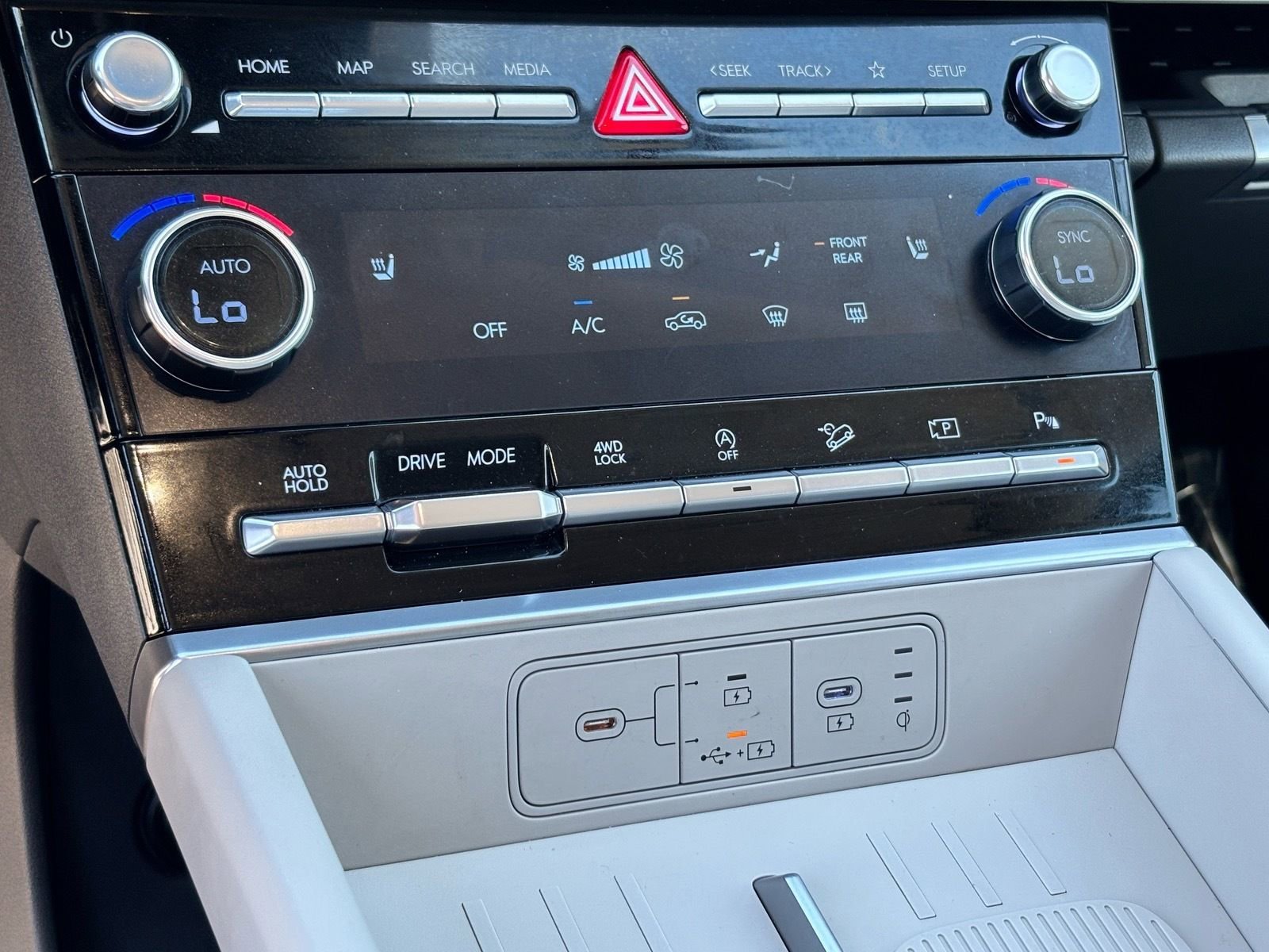 Used 2025 Hyundai Santa Fe SEL image 26