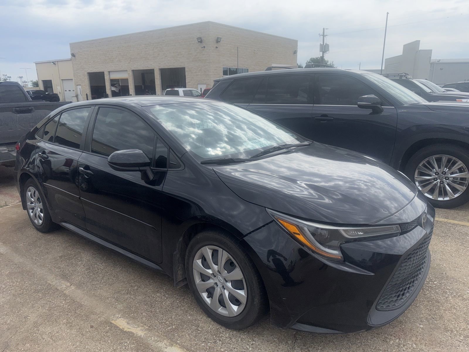 Used 2020 Toyota Corolla LE w/ Carpet Mat Package (TMS) FWD image 20
