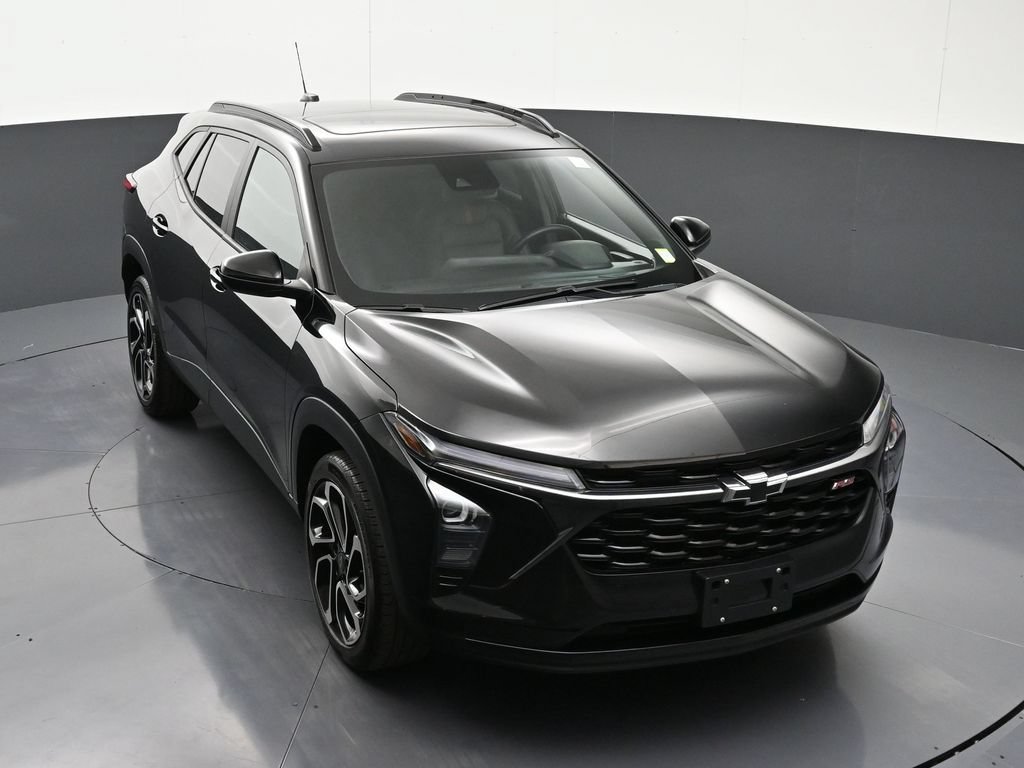 Used 2024 Chevrolet Trax RS w/ Sunroof Package FWD image 22