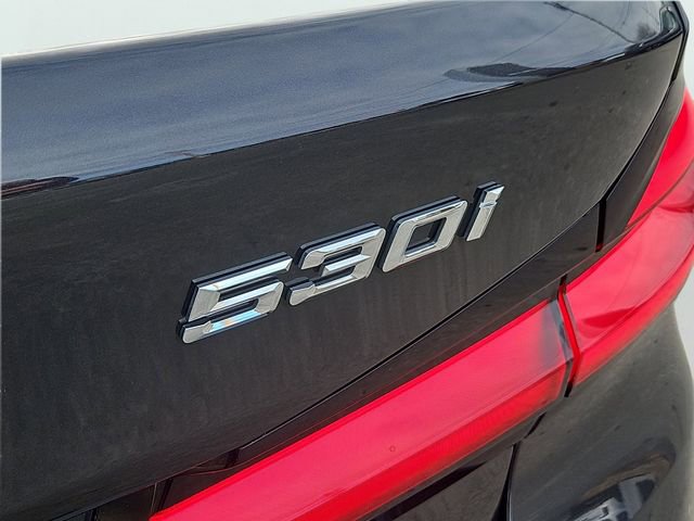 Used 2022 BMW 530i xDrive w/ Premium Package image 11