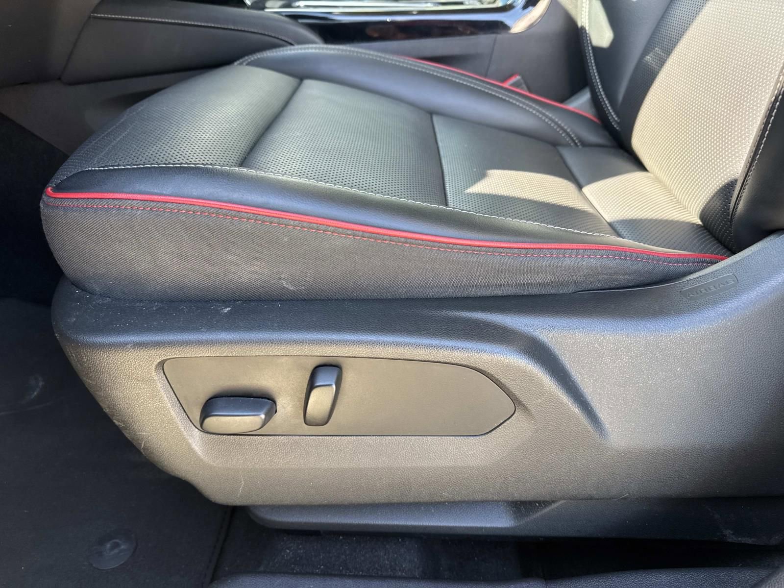 Used 2022 Buick Envision Essence w/ Sport Touring Package image 16
