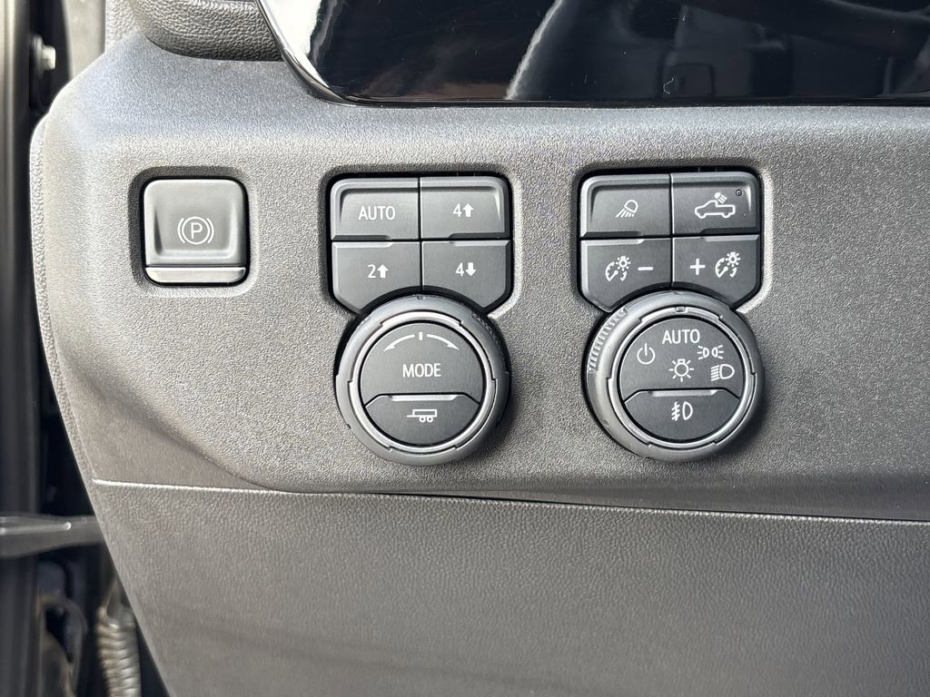 Used 2022 Chevrolet Silverado 1500 LT Trail Boss w/ LT Trail Boss Premium Package image 18