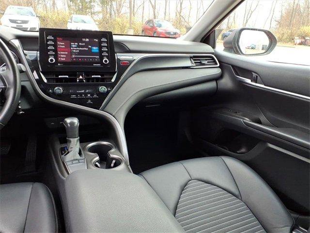 Used 2023 Toyota Camry SE image 10