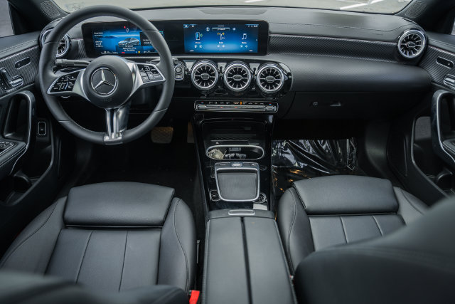 Used 2025 Mercedes-Benz CLA 250 4MATIC image 22