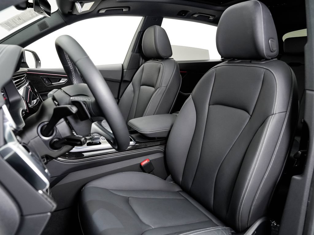 Certified 2024 Audi Q8 Premium Plus w/ Premium Plus Package AWD/4WD image 7