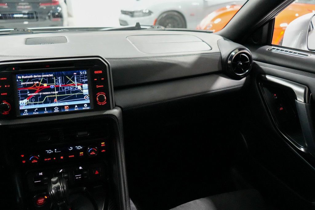 Used 2020 Nissan GT-R Premium image 15
