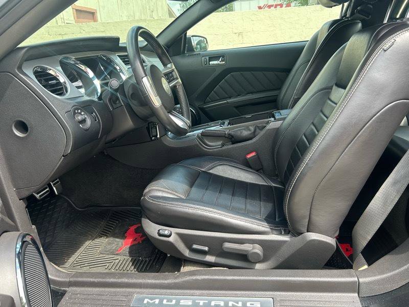Used 2013 Ford Mustang Premium RWD image 6