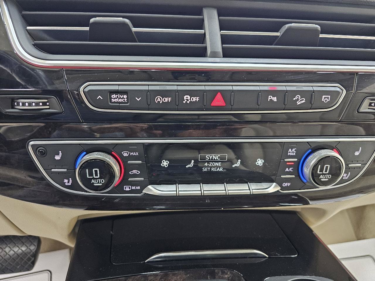 Used 2018 Audi Q7 3.0T Prestige AWD/4WD image 36