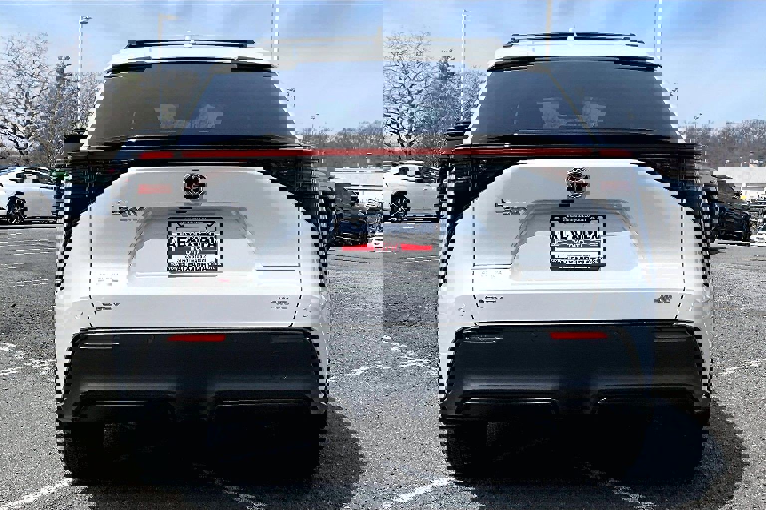 Used 2024 Toyota bZ4X XLE w/ Weather Package image 4