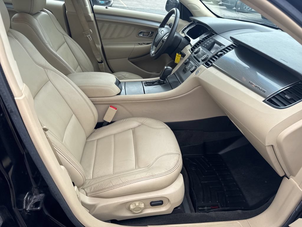 Used 2016 Ford Taurus SEL FWD image 33