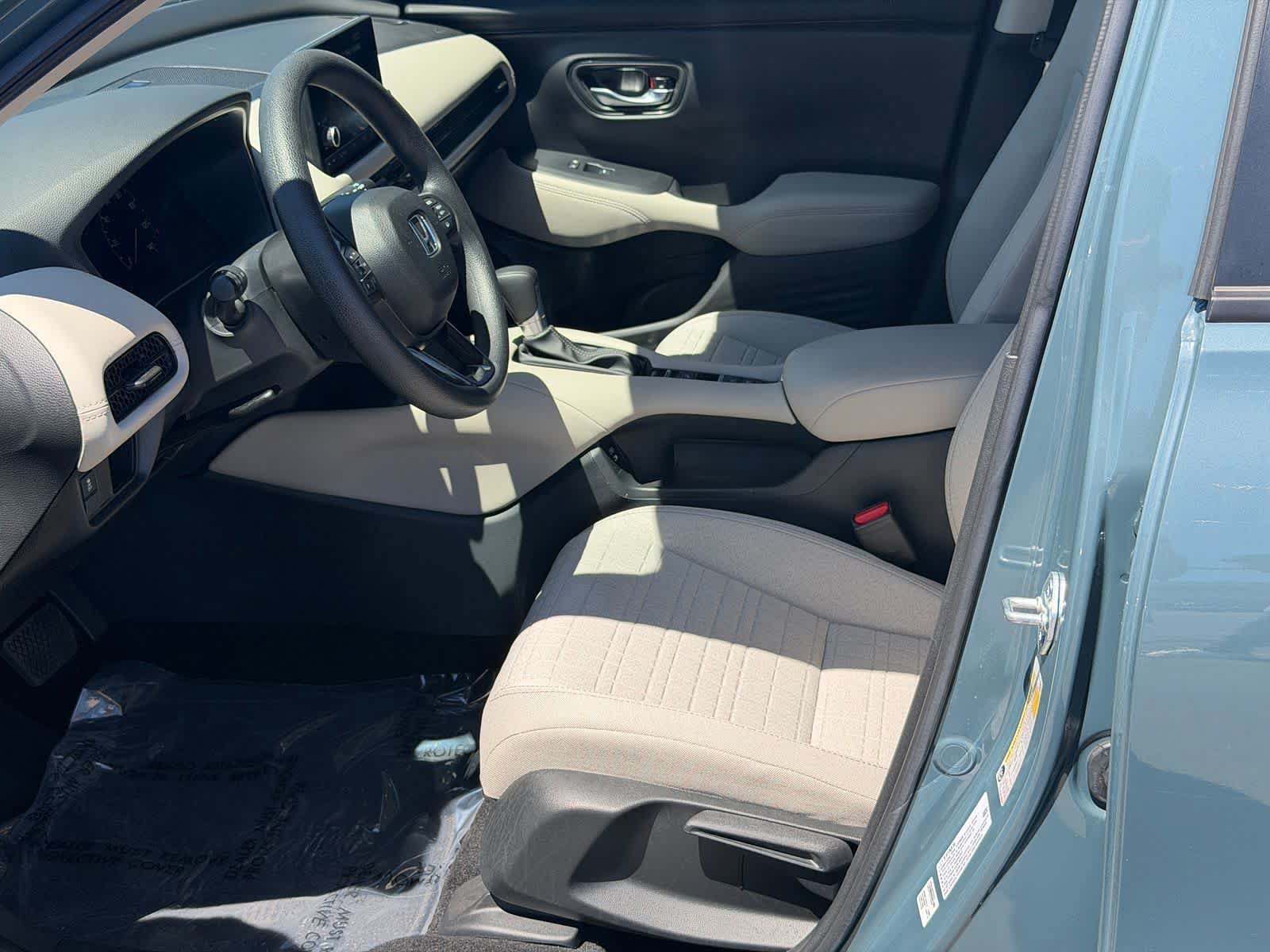 Used 2025 Honda HR-V LX image 13