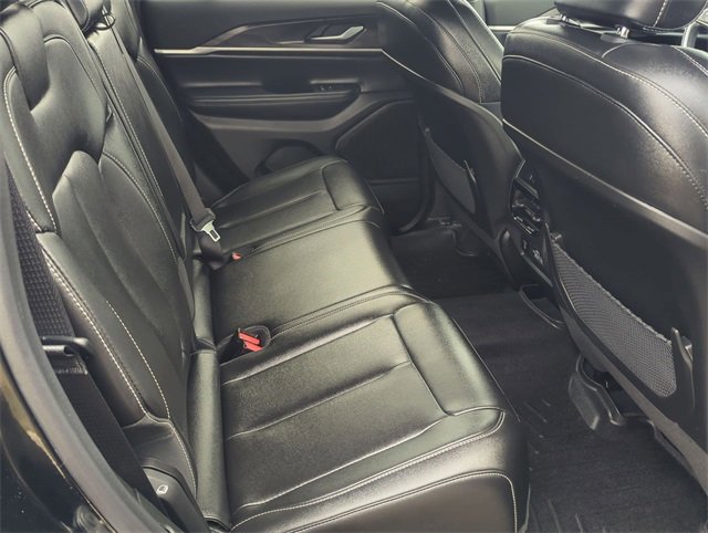 Used 2024 Jeep Grand Cherokee Limited image 25