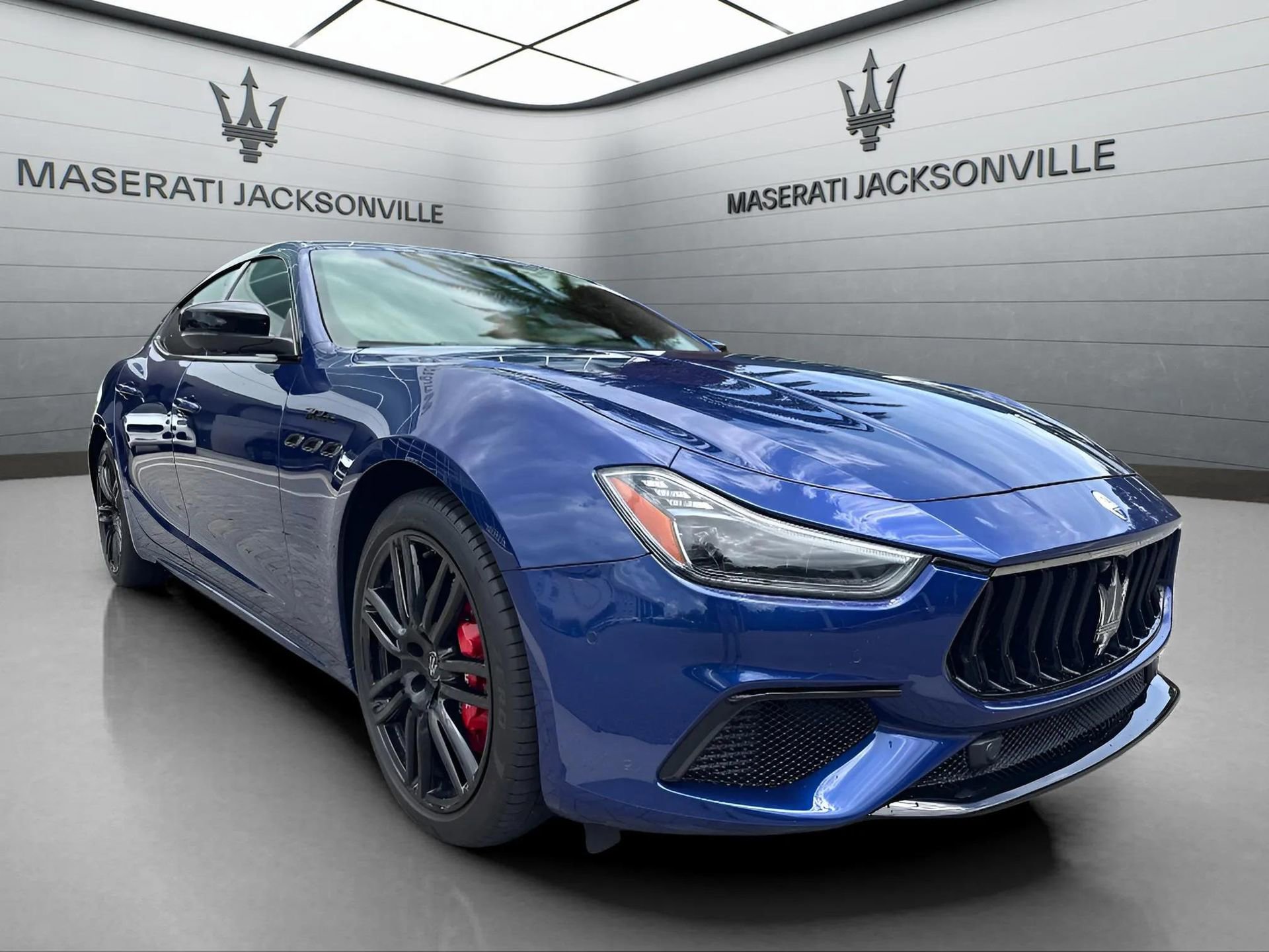 Certified 2023 Maserati Ghibli Modena Q4 AWD/4WD image 11