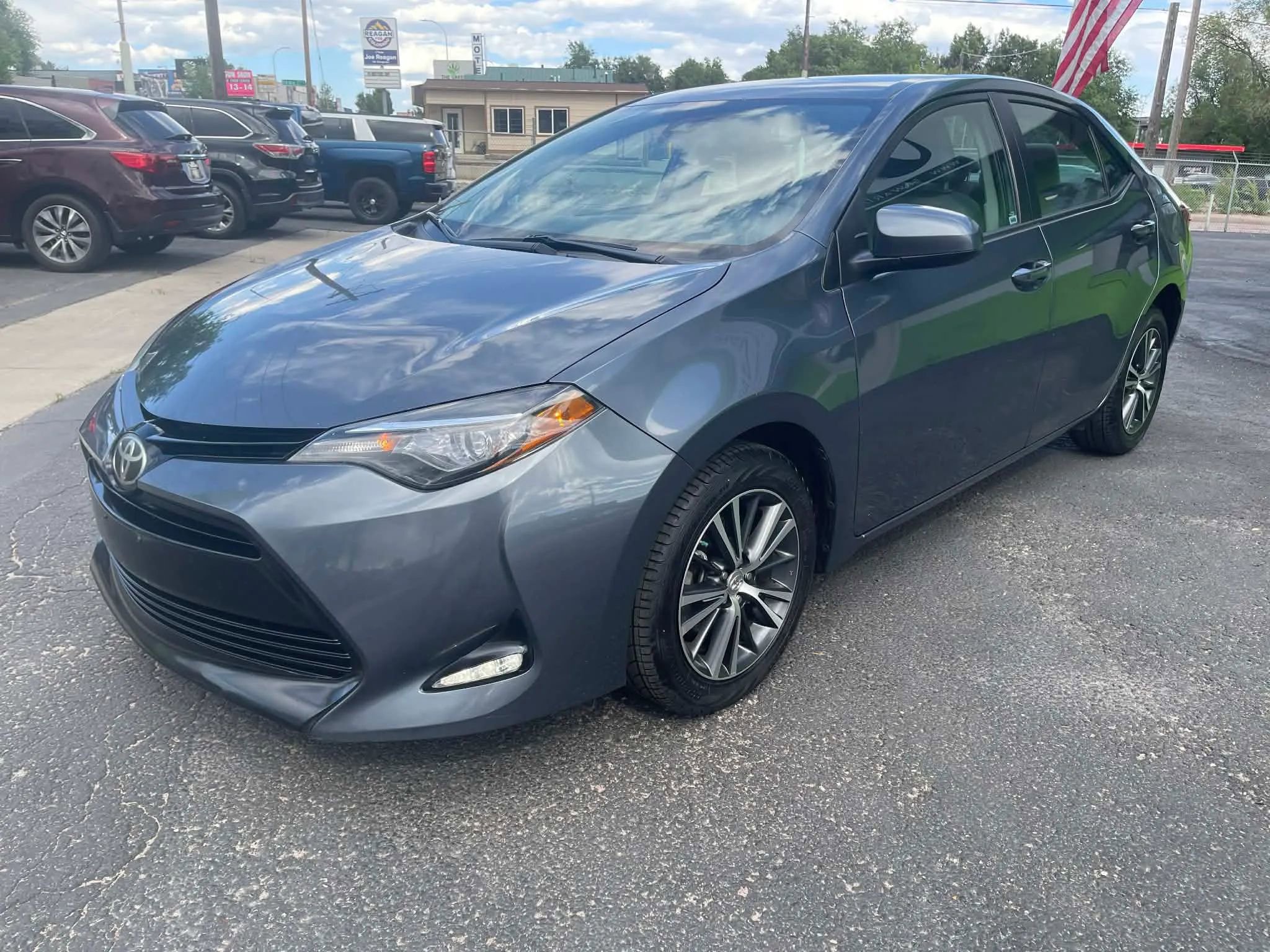 Used 2017 Toyota Corolla SE FWD image 4