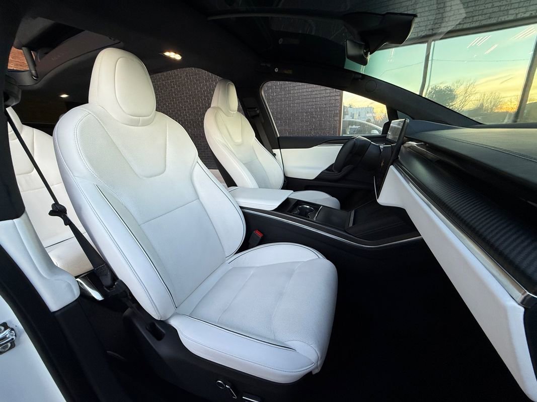 Used 2022 Tesla Model X Plaid image 4