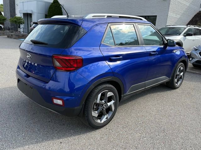 Used 2023 Hyundai Venue SEL w/ Cargo Package FWD image 5