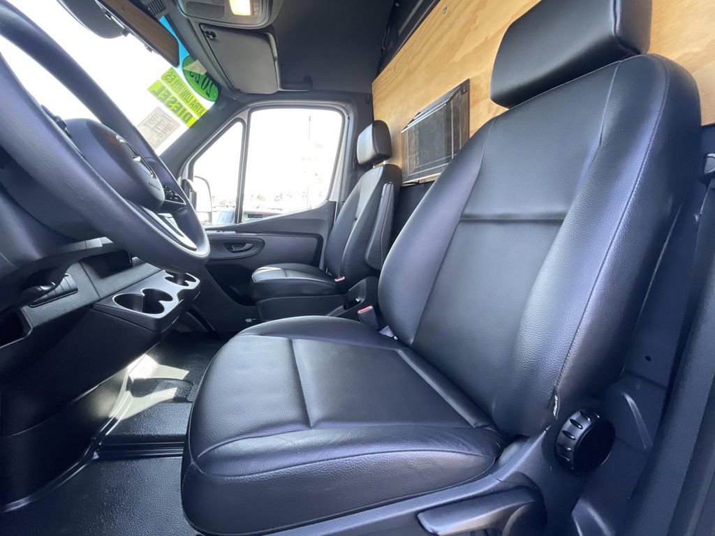 Used 2023 Mercedes-Benz Sprinter 2500 image 32