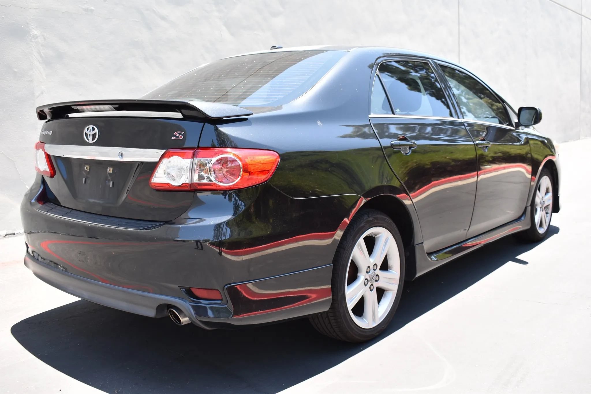 Used 2013 Toyota Corolla S w/ Premium Pkg FWD image 4
