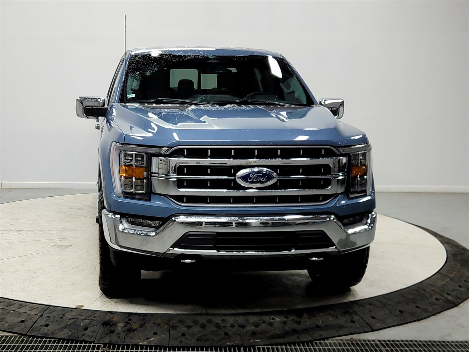 Used 2023 Ford F150 Lariat image 2