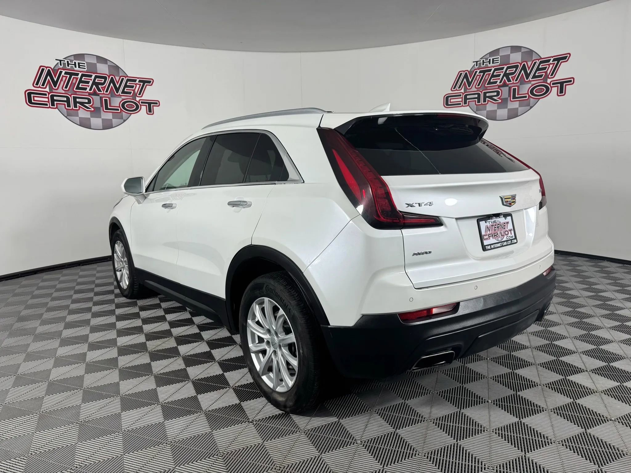 Used 2019 Cadillac XT4 Luxury w/ Cold Weather Package image 5