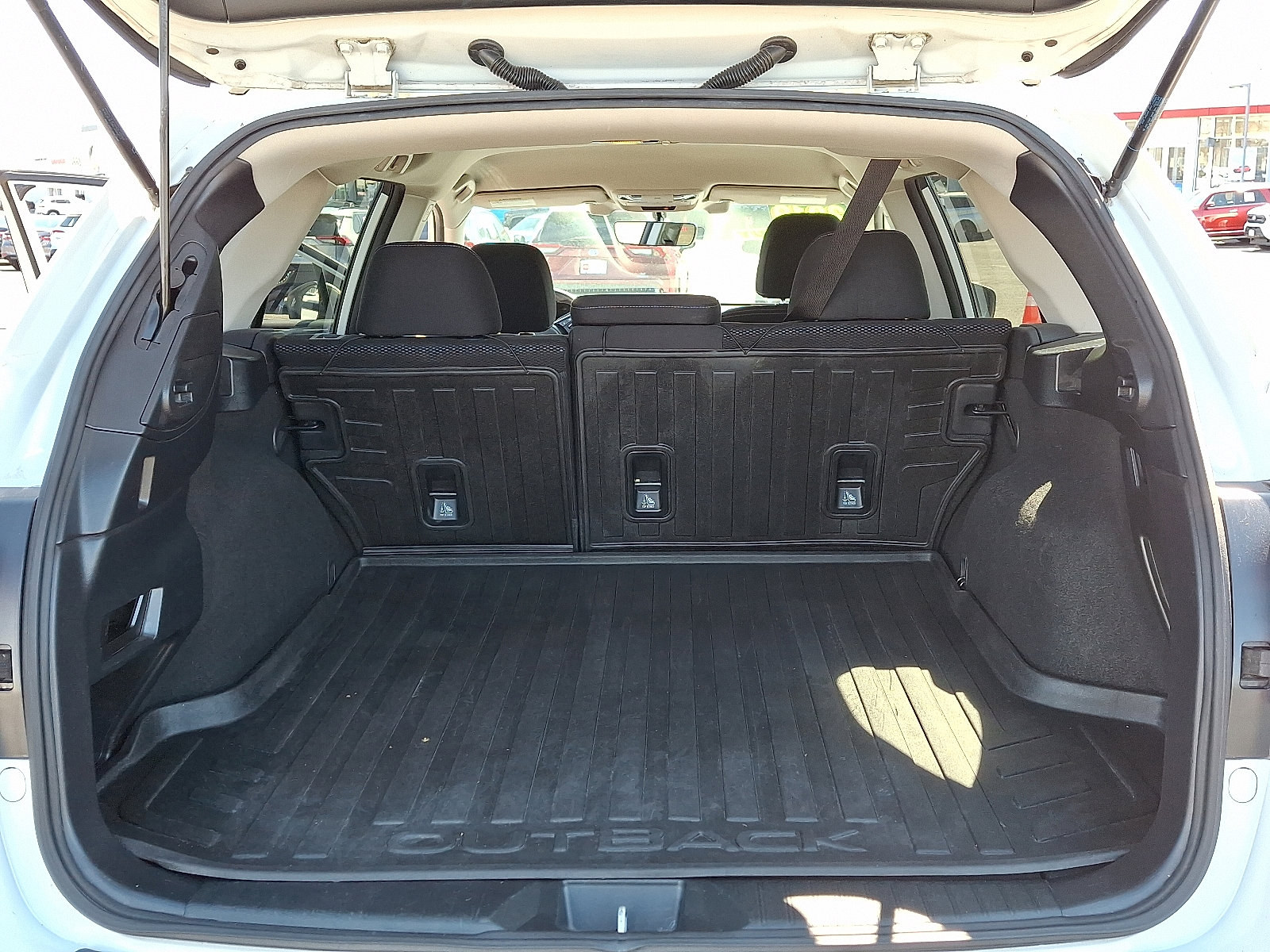 Used 2019 Subaru Outback 2.5i Premium image 28