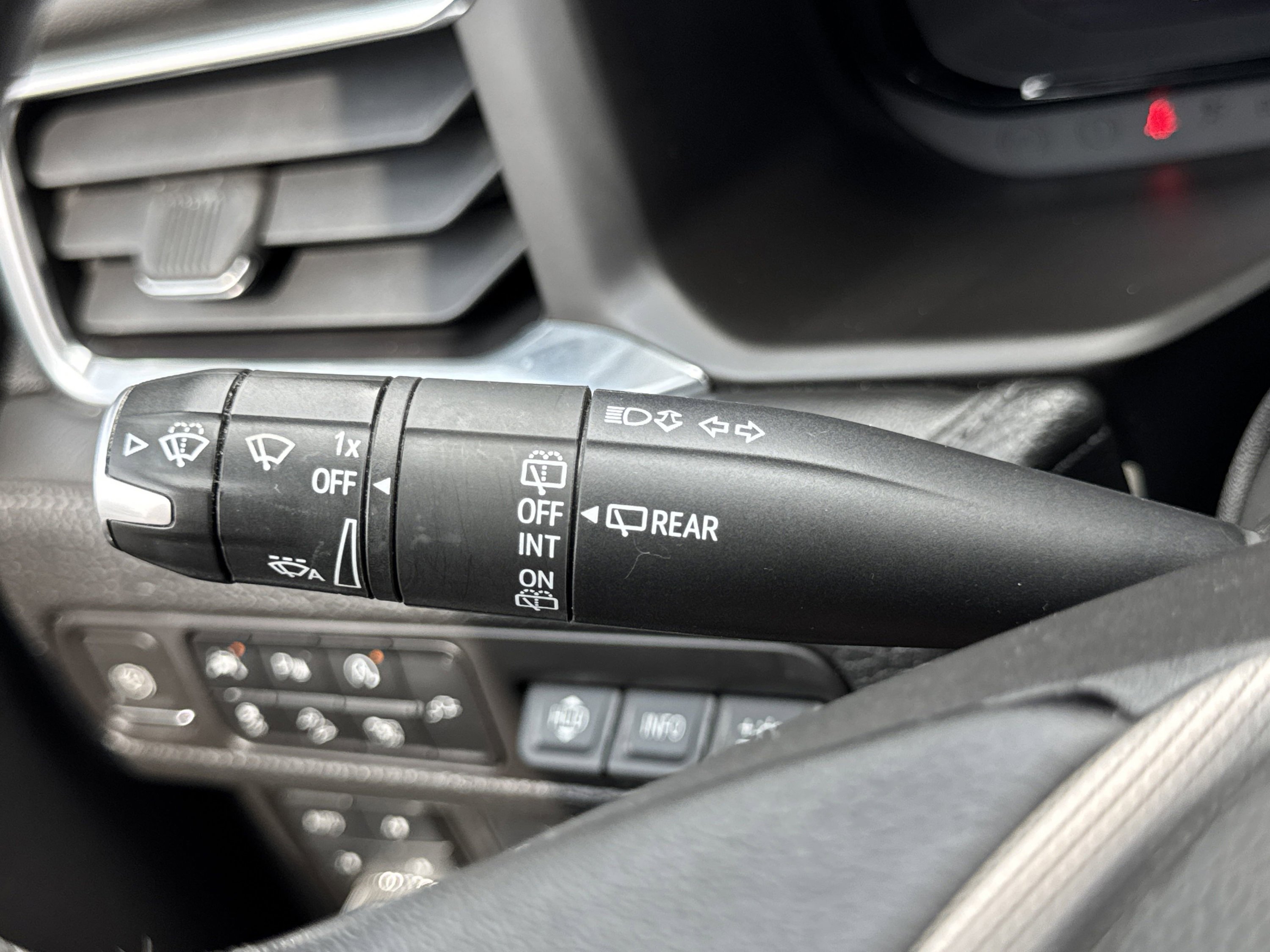 Used 2022 GMC Yukon Denali image 94