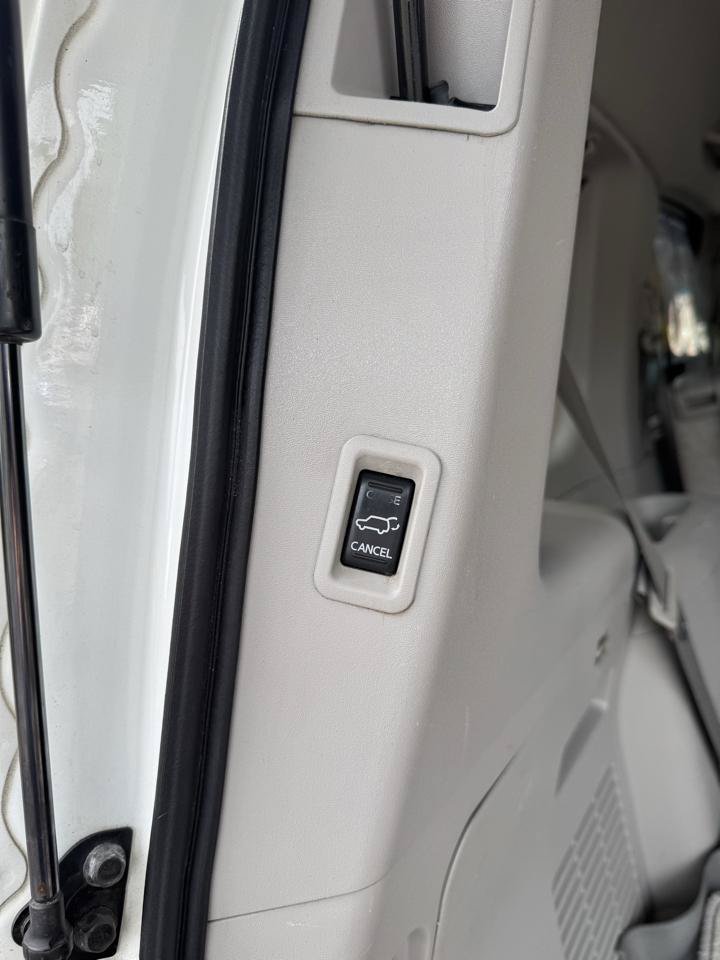 Used 2010 INFINITI QX56 4WD w/ Technology Pkg image 25