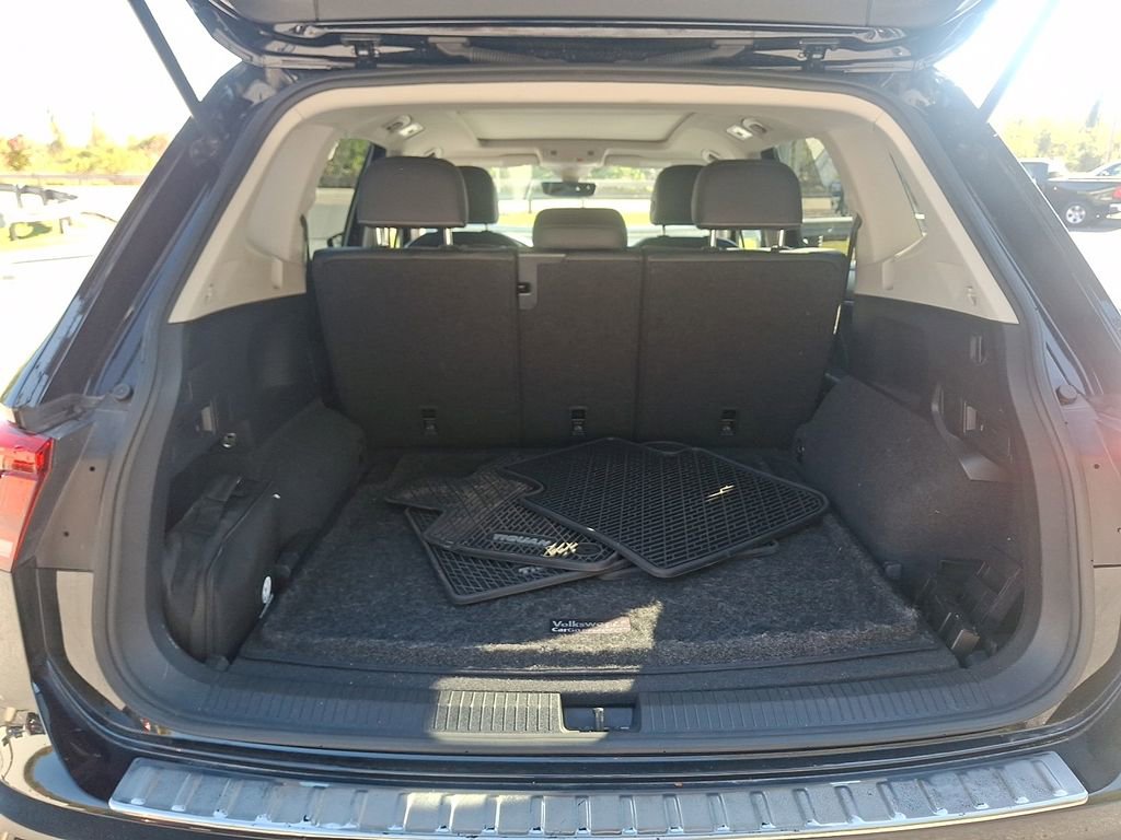Used 2022 Volkswagen Tiguan SE AWD/4WD image 29