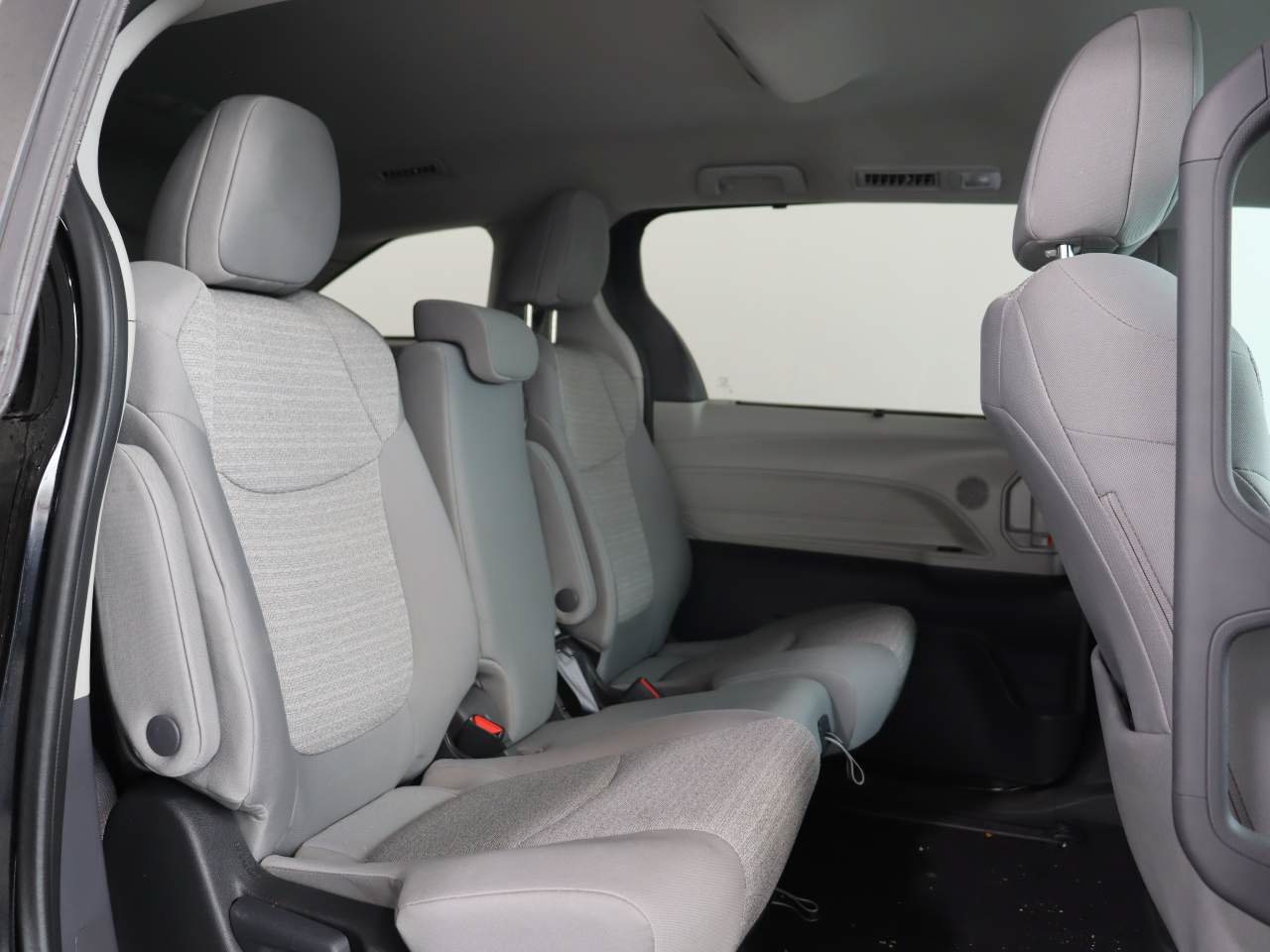 Used 2023 Toyota Sienna LE FWD image 20