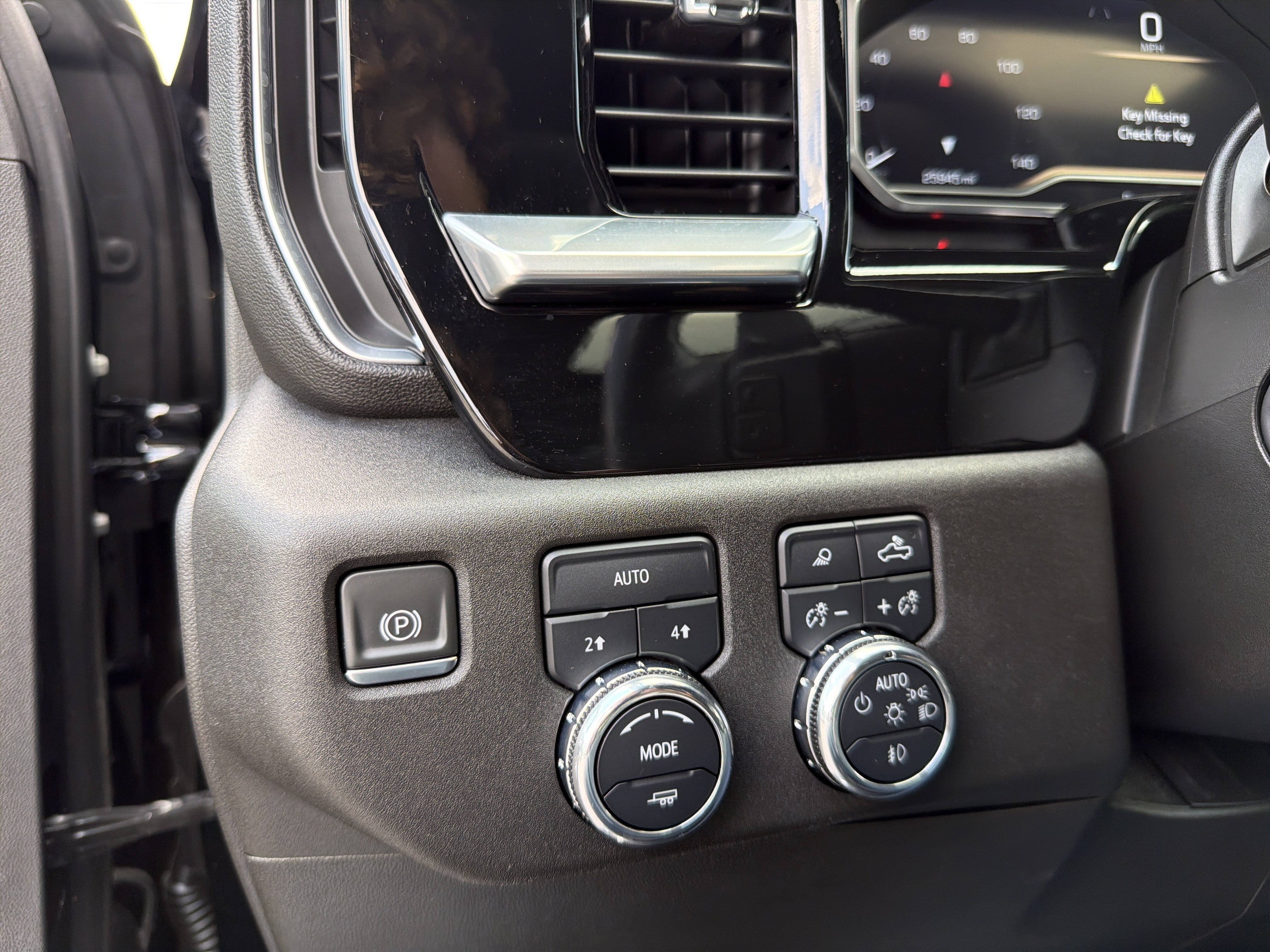 Used 2022 GMC Sierra 1500 SLT w/ SLT Convenience Package AWD/4WD image 33