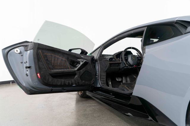 Used 2018 Lamborghini Huracan Performante image 13