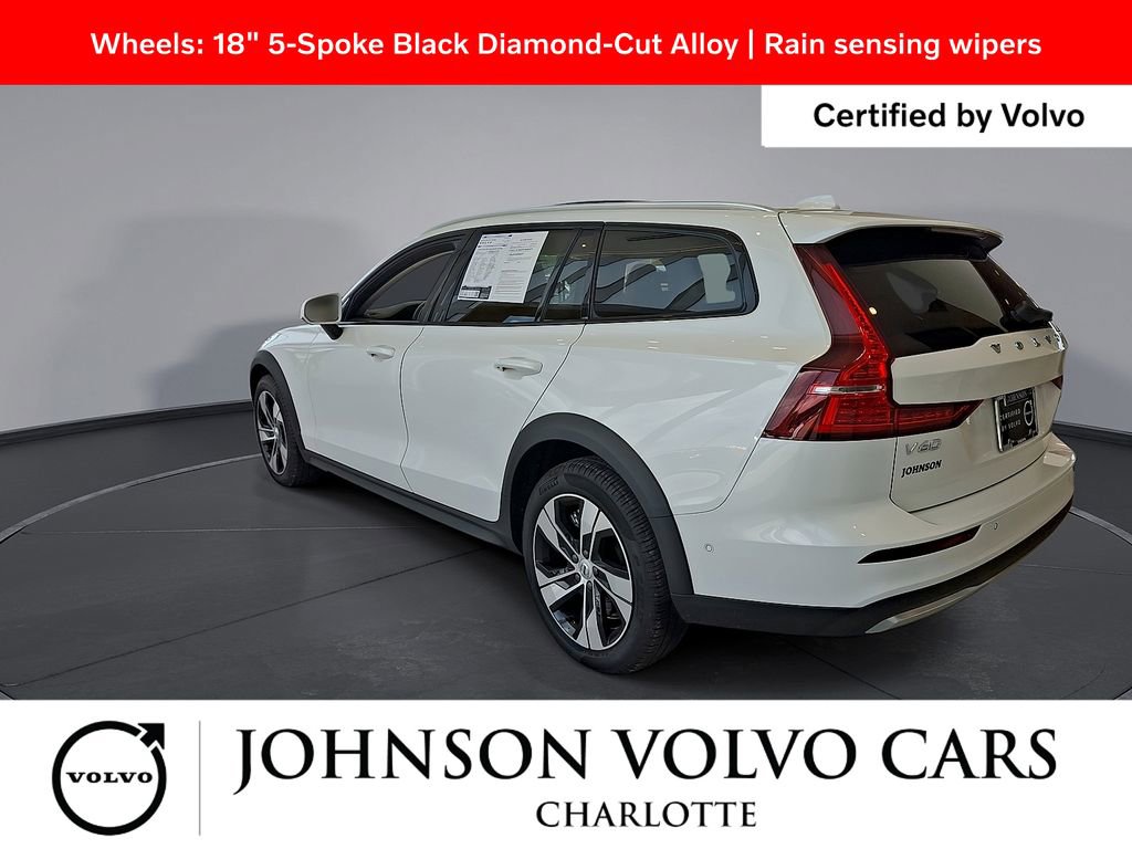 Certified 2025 Volvo V60 B5 Cross Country Plus AWD/4WD image 9