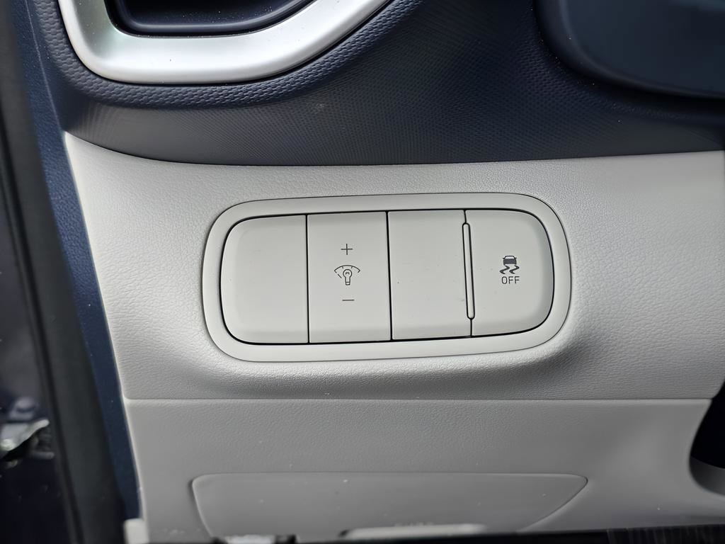 Certified 2024 Hyundai Venue Limited image 23