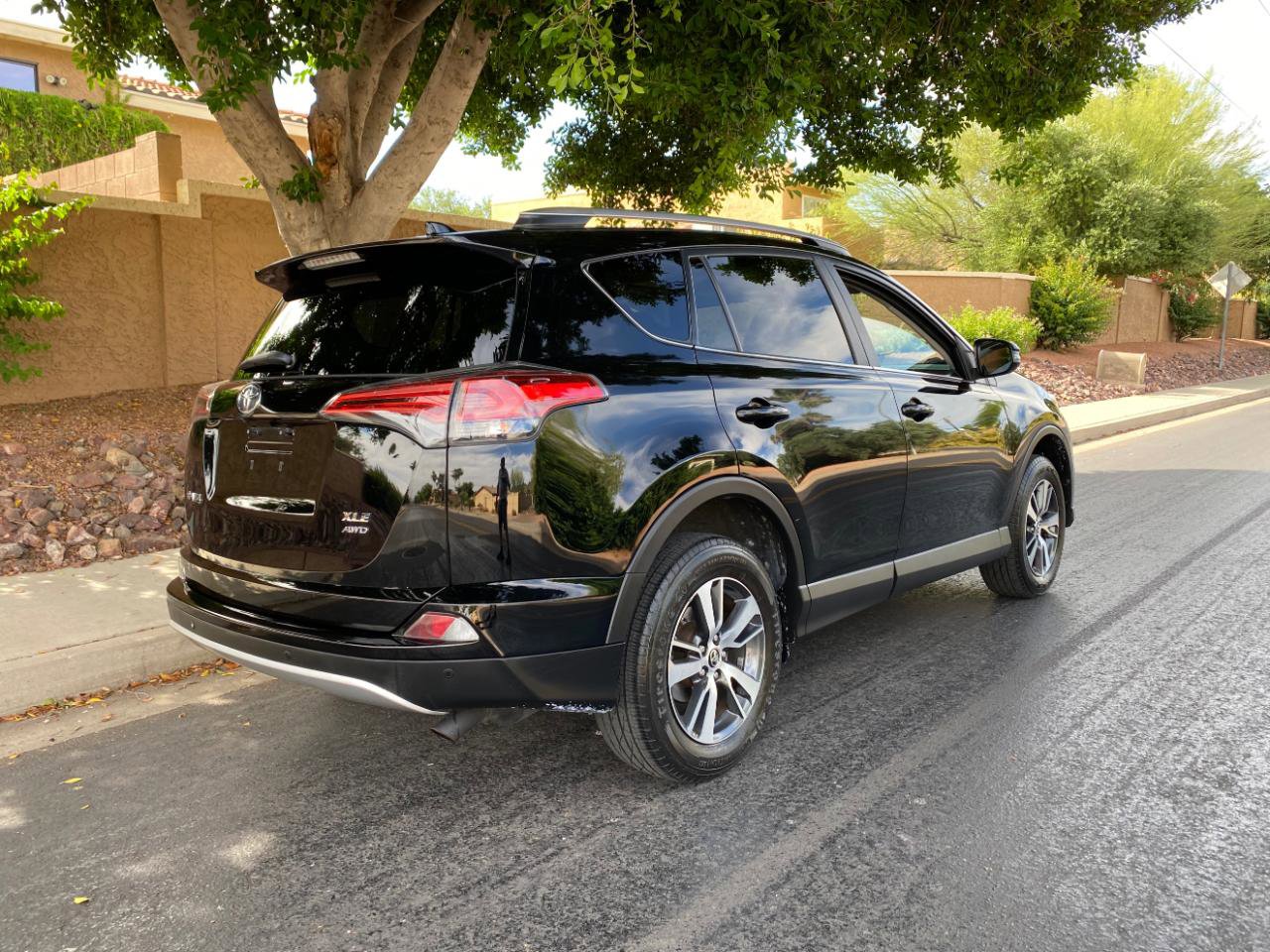 Used 2016 Toyota RAV4 XLE w/ Convenience Package AWD/4WD image 5