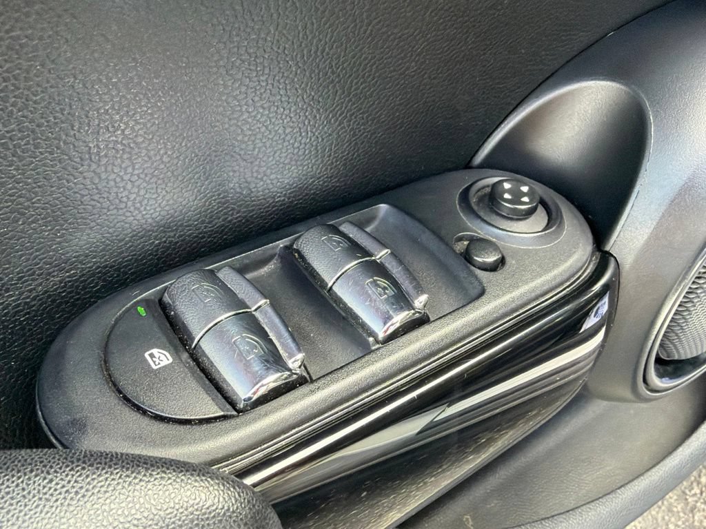 Used 2019 MINI Cooper 4-Door Hardtop FWD image 13