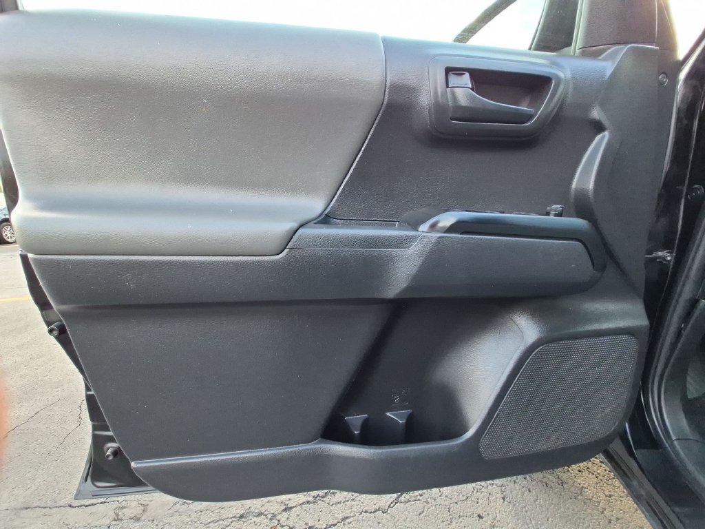 Used 2022 Toyota Tacoma SR AWD/4WD image 12
