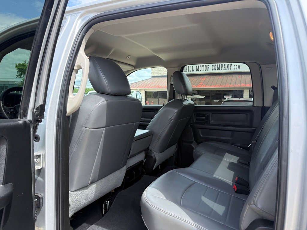 Used 2018 RAM 2500 Tradesman w/ Chrome Appearance Group image 18