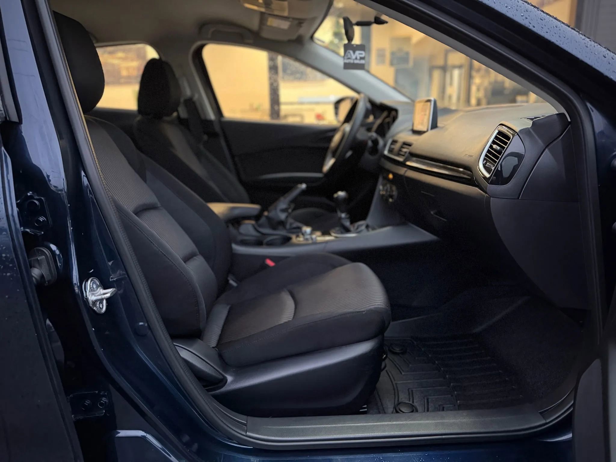 Used 2015 MAZDA MAZDA3 i Touring image 18