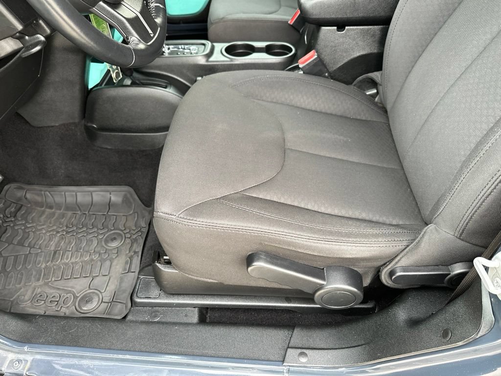 Used 2017 Jeep Wrangler Sport AWD/4WD image 18