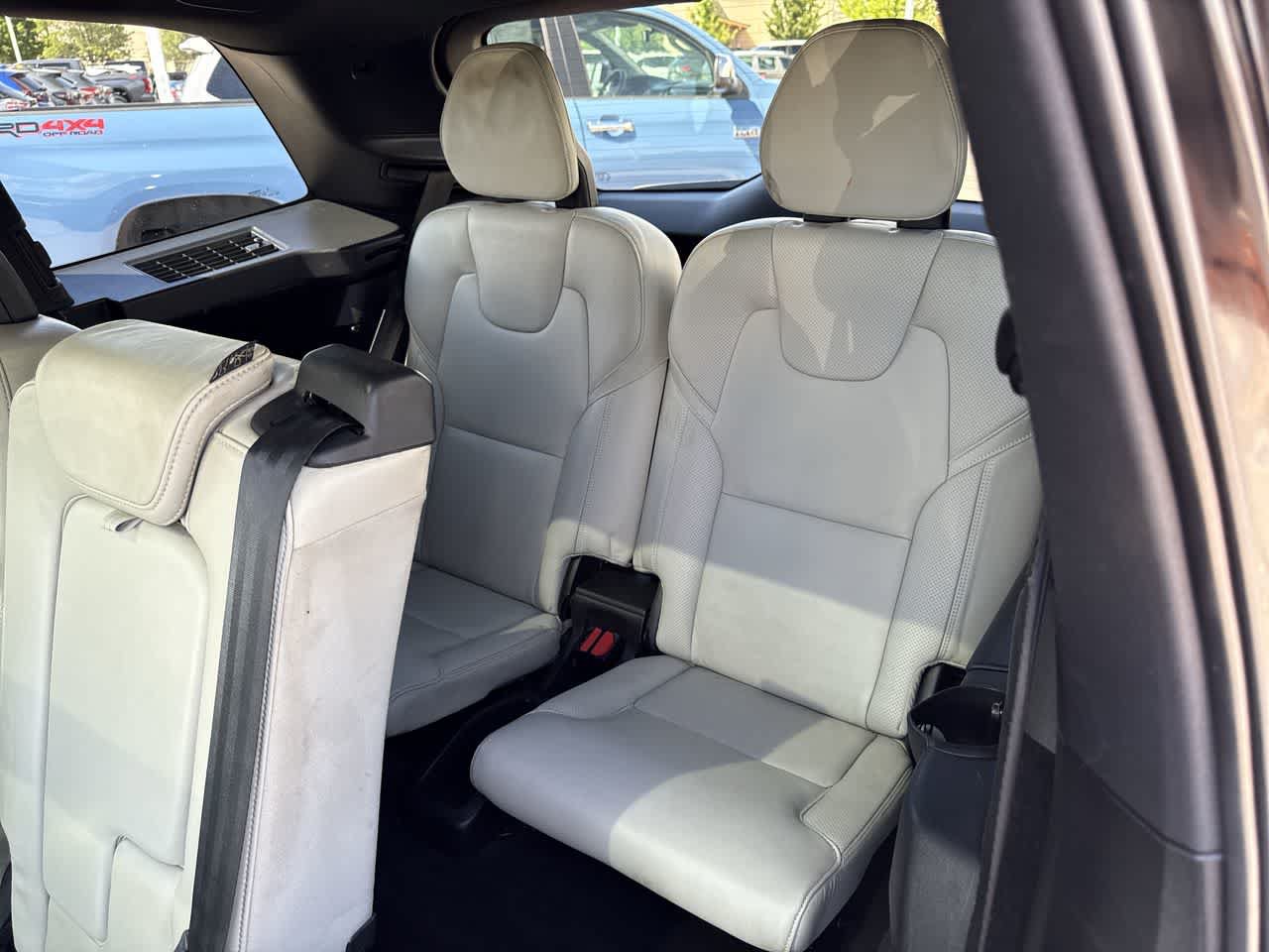 Used 2020 Volvo XC90 T8 R-Design w/ Protection Package Premier AWD/4WD image 12