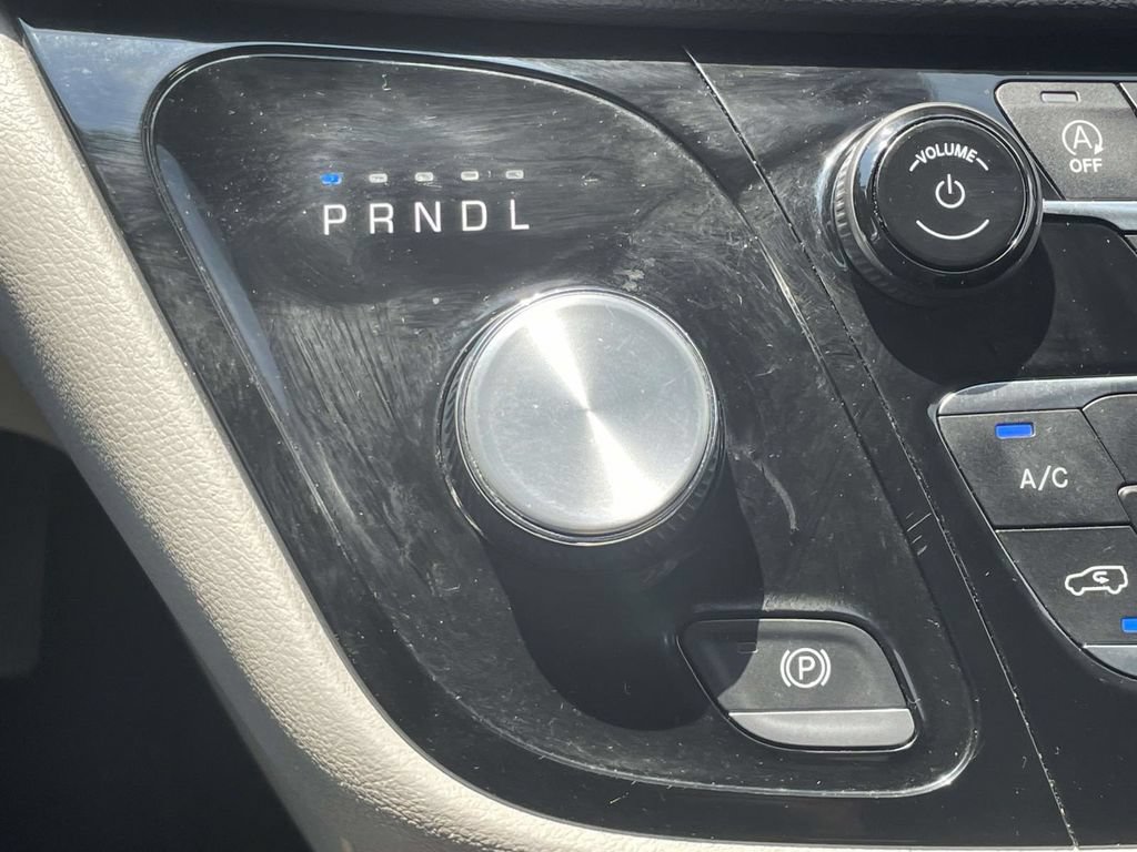 Certified 2023 Chrysler Pacifica Touring-L FWD image 38