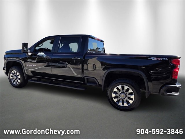 Used 2024 Chevrolet Silverado 2500 Custom w/ Custom Value Package image 3