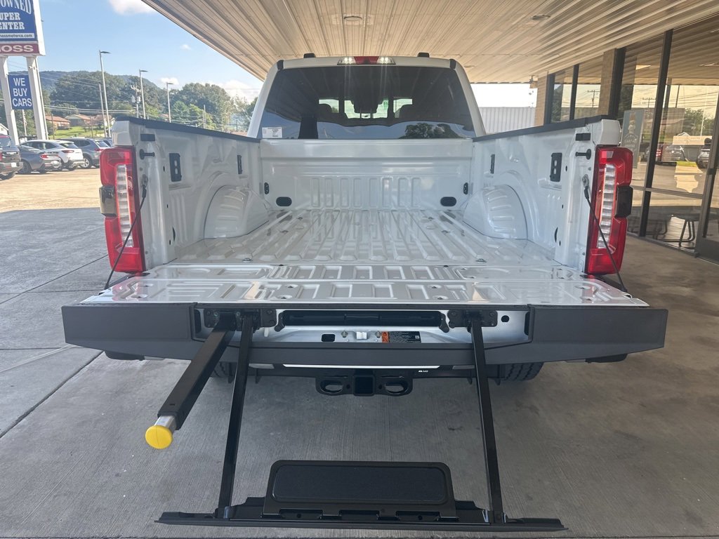 New 2025 Ford F350 King Ranch w/ Chrome Package image 24