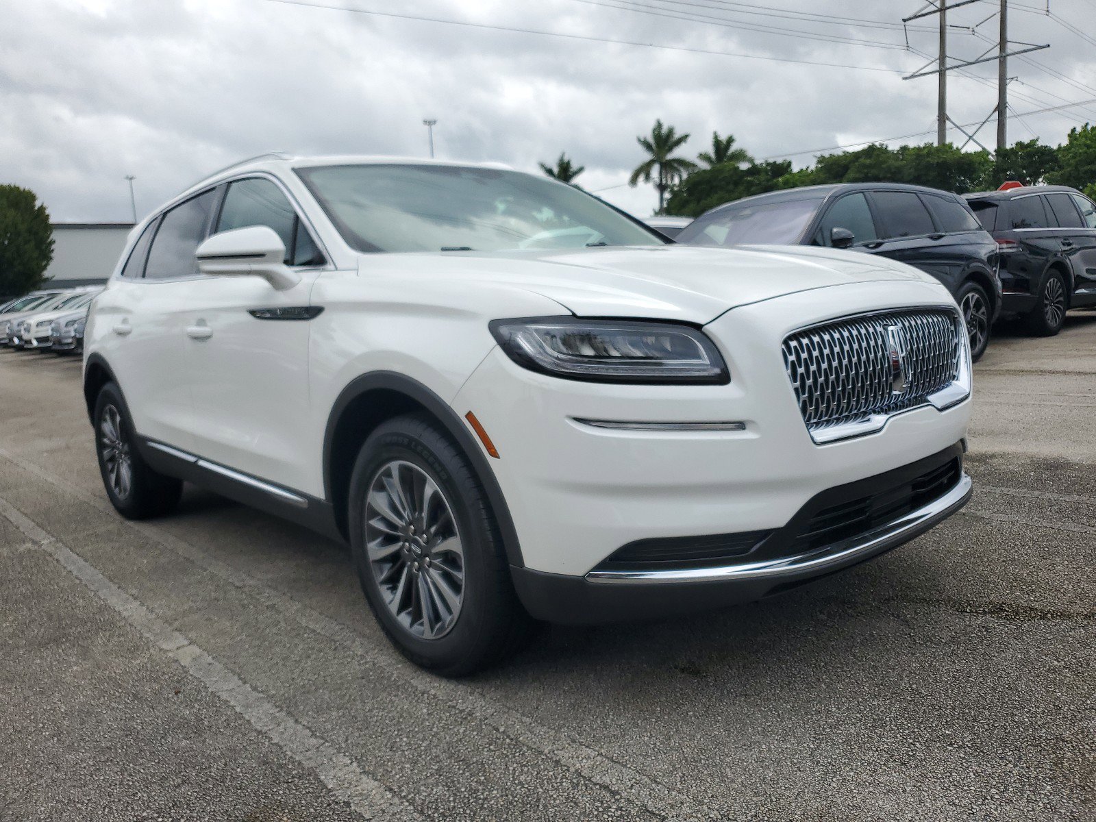 Used 2023 Lincoln Nautilus AWD w/ Premium Package image 27