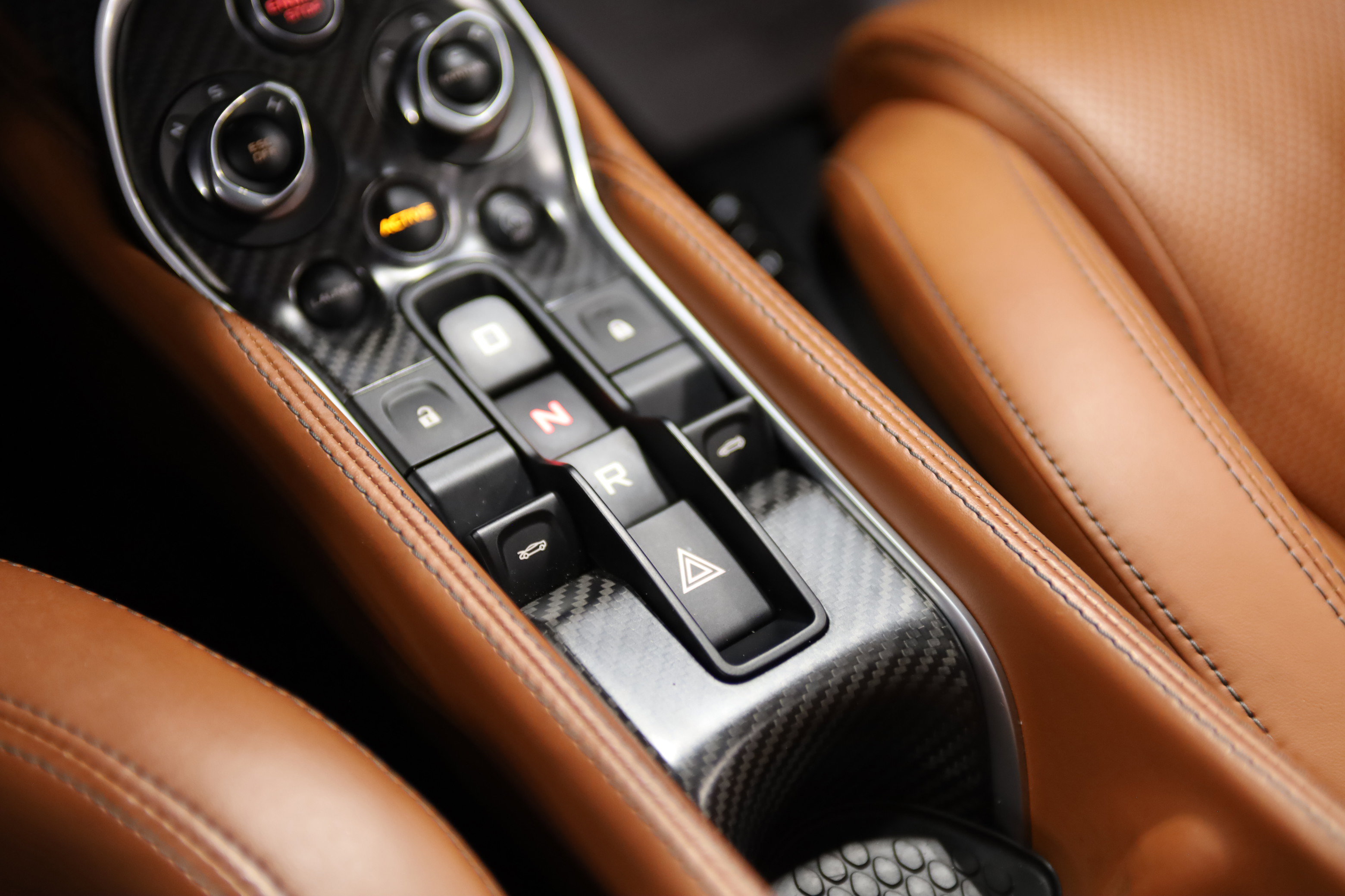 Used 2017 McLaren 570S RWD image 30